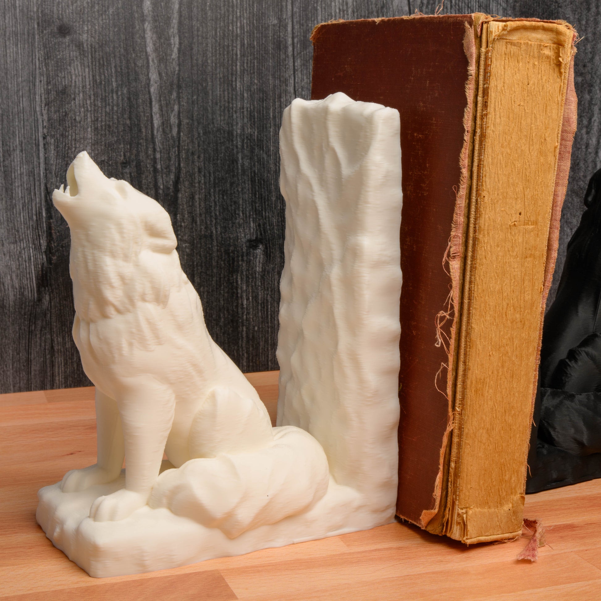 Majestic 3D Printed Wolf-Themed Bookends Pair